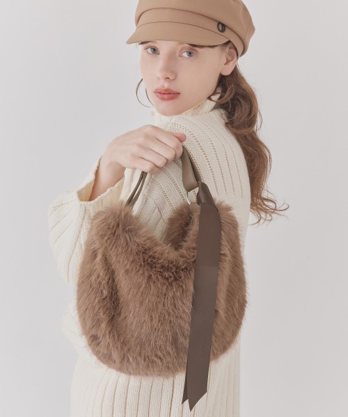 Chapeau d' O(シャポードオー)の「Chapeau d' O One Handle Fur Bag / シャポードオー(ハンドバッグ・レディース・ブラウン/ブラック/ライトベージュ・FREE)」の2枚目の写真