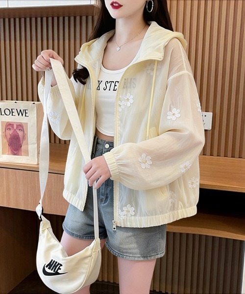 AMAJI（アマジ）の「フード付き フラワー刺繍 シアー ライトジャケット（その他アウター・レディース・ベージュ/ライトピンク・X-LARGE/MEDIUM/LARGE）」の4枚目の写真