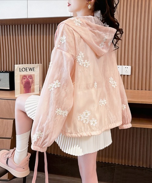 AMAJI（アマジ）の「フード付き フラワー刺繍 シアー ライトジャケット（その他アウター・レディース・ベージュ/ライトピンク・X-LARGE/MEDIUM/LARGE）」の5枚目の写真