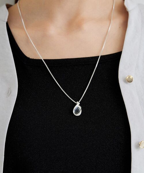 SHOO・LA・RUE(シューラルー)の「【2WAY】マットクリアノットネックレス(ネックレス・レディース・ブラック/ゴールド/シルバー・00)」の10枚目の写真