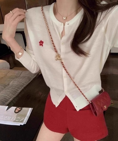 Ritzy(リッツィー)の「クローバー刺繍薄手ニットカーディガン(カーディガン/ボレロ・レディース・グレー/ホワイト/グリーン・M)」の1枚目の写真