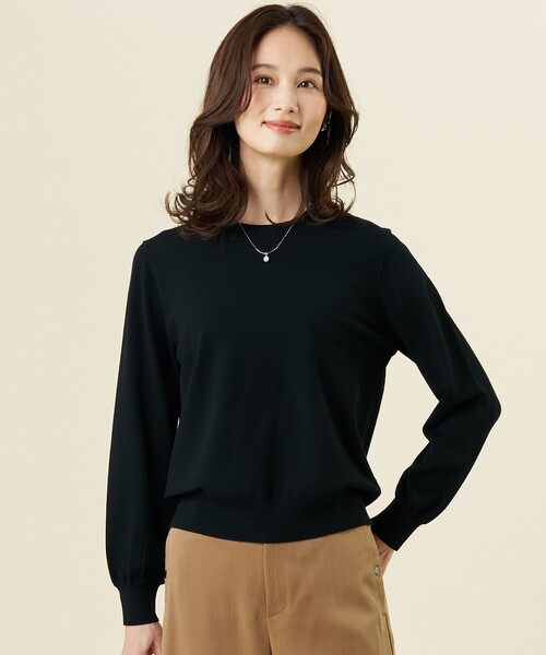 J.PRESS(ジェイプレス)の「【人気定番アイテム・シーンレスに活躍・WEB限定カラーあり】PRINCE クルーネック ニット(ニット/セーター・レディース・ホワイト系/ホワイト系1/ダークブラウン系/ピーコックグリーン系/ローズ系/ベージュ系/ブラック系/ライトグレー系/ブラウン系1・T13/T15)」の3枚目の写真