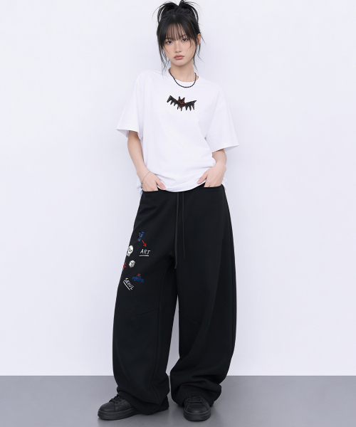 ARTISTWEAR（アーティストウェア）の「[ATW] リトル KAOS ライン ワイドパンツ - 2COLOR（スウェットパンツ・レディース・ブラック/グレー・X-LARGE/XX-LARGE/MEDIUM/LARGE）」の4枚目の写真