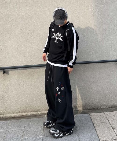 ARTISTWEAR（アーティストウェア）の「[ATW] リトル KAOS ライン ワイドパンツ - 2COLOR（スウェットパンツ・レディース・ブラック/グレー・X-LARGE/XX-LARGE/MEDIUM/LARGE）」の9枚目の写真