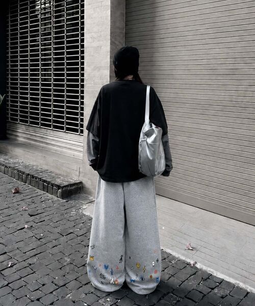 ARTISTWEAR（アーティストウェア）の「[ATW] リトル KAOS ライン ワイドパンツ - 2COLOR（スウェットパンツ・レディース・ブラック/グレー・X-LARGE/XX-LARGE/MEDIUM/LARGE）」の10枚目の写真