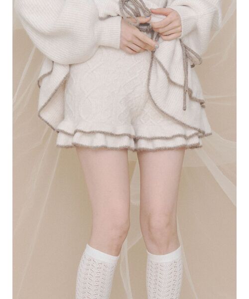 merry jenny(メリージェニー)の「frillケーブルニットショートパンツ(その他パンツ・レディース・アイボリー/グレー/ブラウン・FREE)」の1枚目の写真