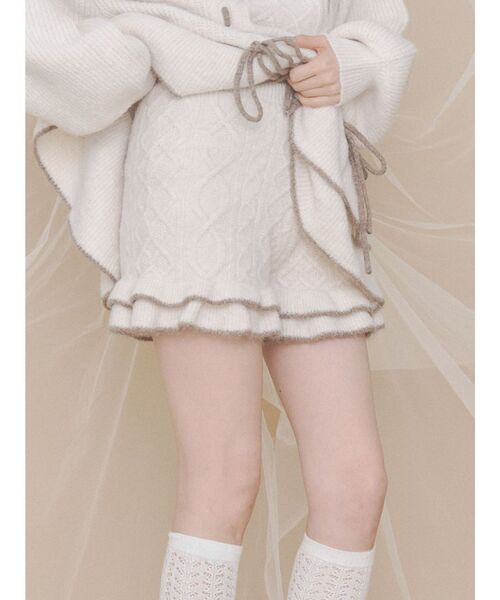 merry jenny(メリージェニー)の「frillケーブルニットショートパンツ(その他パンツ・レディース・アイボリー/グレー/ブラウン・FREE)」の4枚目の写真