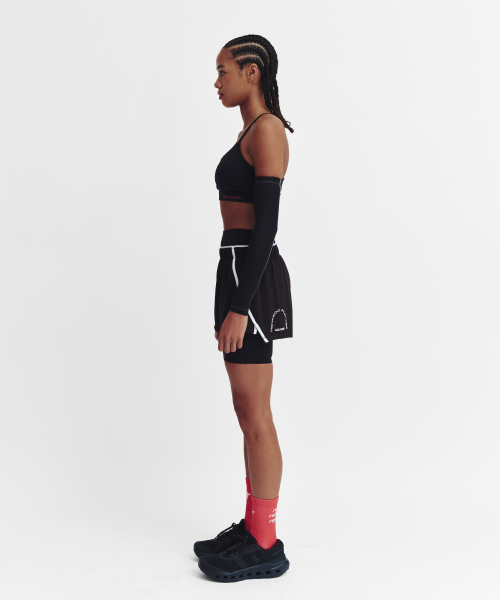 MENASOO（ミナス）の「Cross Strap Bra Top_Black（チューブトップ・レディース・ブラック・MEDIUM/LARGE/SMALL）」の3枚目の写真