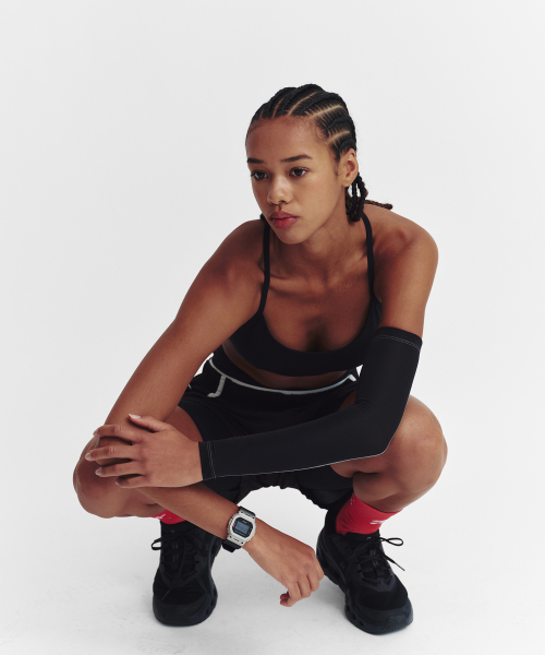 MENASOO（ミナス）の「Cross Strap Bra Top_Black（チューブトップ・レディース・ブラック・MEDIUM/LARGE/SMALL）」の7枚目の写真