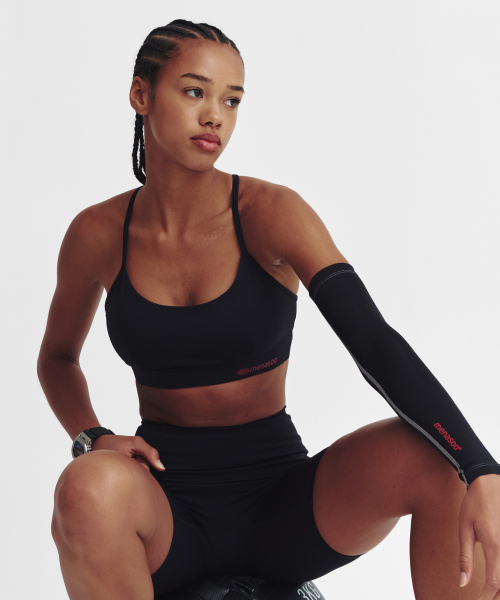 MENASOO（ミナス）の「Cross Strap Bra Top_Black（チューブトップ・レディース・ブラック・MEDIUM/LARGE/SMALL）」の10枚目の写真