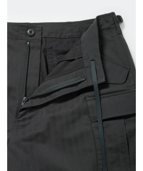 DAIWA PIER39(ダイワピア39)の「TECH 6P FIELD PANTS HERRINGBON BP-41026W(カーゴパンツ・メンズ・チャコールグレー/オリーブ・LARGE/SMALL/X-LARGE/MEDIUM)」の10枚目の写真