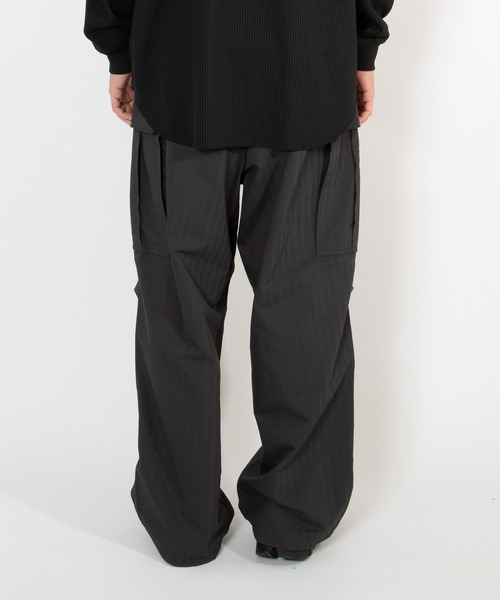 DAIWA PIER39(ダイワピア39)の「TECH 6P FIELD PANTS HERRINGBON BP-41026W(カーゴパンツ・メンズ・チャコールグレー/オリーブ・LARGE/SMALL/X-LARGE/MEDIUM)」の6枚目の写真