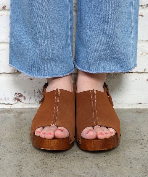 Kastane(カスタネ)の「ストラップサボ(サンダル・レディース・ライトブラウン/ブラウン/ブラック・37/36/38)」の4枚目の写真