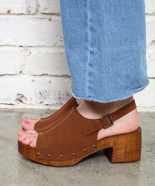 Kastane(カスタネ)の「ストラップサボ(サンダル・レディース・ライトブラウン/ブラウン/ブラック・37/36/38)」の5枚目の写真