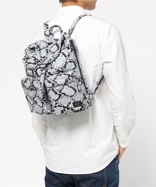 HEAD PORTER(ヘッドポーター)の「PYTHON/RUCKSACK (S)(バックパック/リュック・メンズ・アニマル・ONE SIZE)」の1枚目の写真