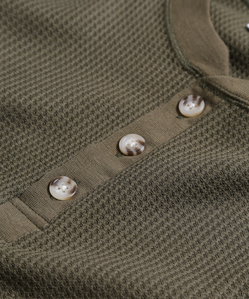 JEMORGAN（ジェーイーモーガン）の「【JEMORGAN】パックヘンリーネックワッフル（Tシャツ/カットソー・メンズ・ホワイト/グレー/カーキ/ブラック・LARGE/X-LARGE/MEDIUM）」の14枚目の写真