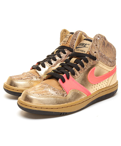 NIKE（ナイキ）の「WMNS COURT FORCE HIGH（スニーカー・レディース・シルバー/ゴールド・23/23.5/24/24.5）」の2枚目の写真