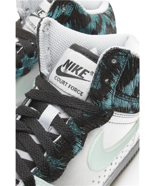 NIKE（ナイキ）の「WMNS COURT FORCE HIGH（スニーカー・レディース・シルバー/ゴールド・23/23.5/24/24.5）」の7枚目の写真
