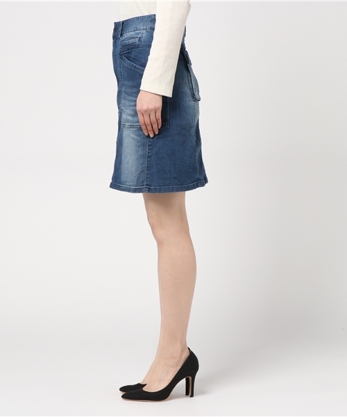 AVIREX（アヴィレックス）の「avirex/ アヴィレックス/ L-BACK POCKET SKIRT/ バックポケット スカート（スカート・レディース・ベージュ/インディゴブルー/オリーブ・SMALL/MEDIUM）」の5枚目の写真