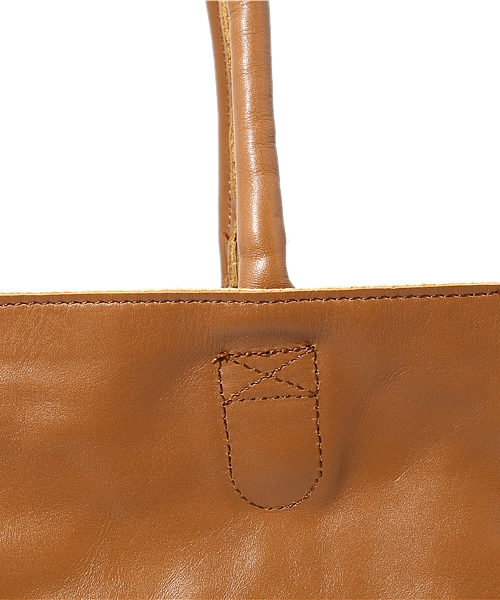 green label relaxing（グリーンレーベルリラクシング）の「レザー HORIZONTAL トートバッグ ◆（トートバッグ・メンズ・ブラック/ブラウン/ダークブラウン/レッド/ネイビー/オリーブ/コバルトブルー/ベージュ/オレンジ・フリー）」の11枚目の写真