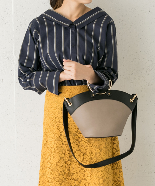 RODE SKO（ロデスコ）の「AINA リングショルダーバケツバッグ（ショルダーバッグ・レディース・ベージュ/グレー・ONE）」の2枚目の写真