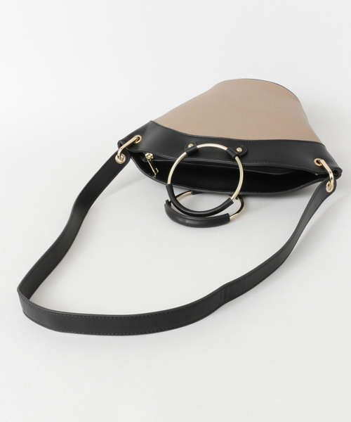 RODE SKO（ロデスコ）の「AINA リングショルダーバケツバッグ（ショルダーバッグ・レディース・ベージュ/グレー・ONE）」の4枚目の写真