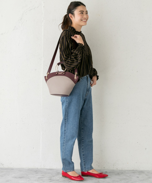 RODE SKO（ロデスコ）の「AINA リングショルダーバケツバッグ（ショルダーバッグ・レディース・ベージュ/グレー・ONE）」の8枚目の写真