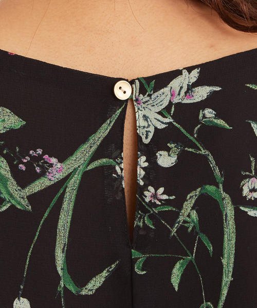 EMMEL REFINES（エメルリファインズ）の「【EMMEL REFINES】〔ハンドウォッシャブル〕FC HW ボタニカルプリントブラウス（シャツ/ブラウス・レディース・ブラック/オフホワイト・FREE）」の8枚目の写真