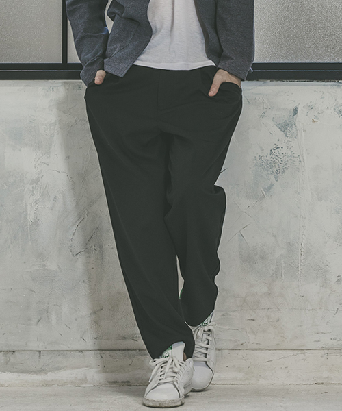 CAMBIO（カンビオ）の「mp6822-TRタックテーパードパンツ（その他パンツ・メンズ・ブラック/ベージュ/ネイビー/グレー・S/M/L）」の2枚目の写真