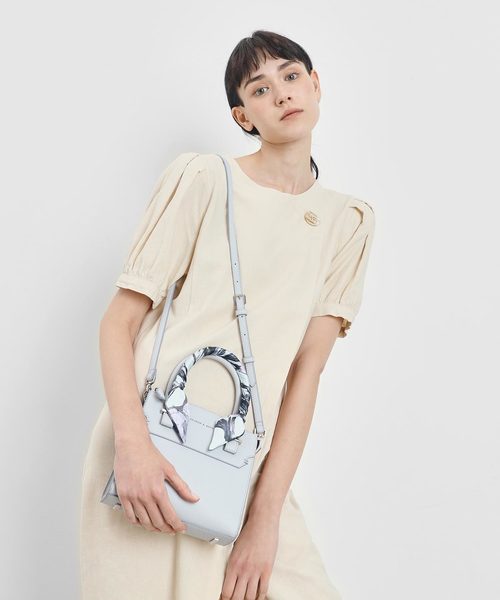 CHARLES & KEITH（チャールズ & キース）の「スカーフラップド