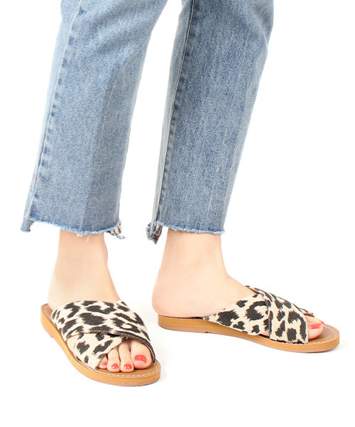 RANDA（ランダ）の「クロスベルトフラットサンダル（サンダル・レディース・ホワイト/ブラック/シルバー/レオパード・LL/S/M/L）」の11枚目の写真