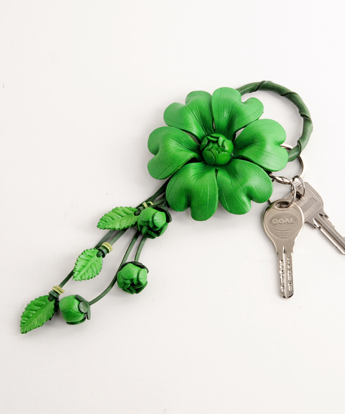 牛革レザーフラワーチャーム(かすみ)（チャーム）｜sankyo shokai