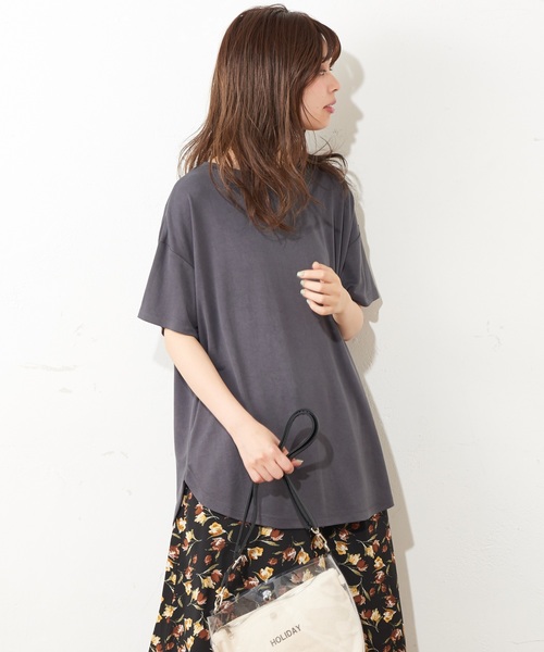 natural couture（ナチュラルクチュール）の「ボートネックモダールTシャツ（Tシャツ/カットソー・レディース・レッド/オフホワイト/ピンクベージュ/スミクロ・FREE）」の2枚目の写真