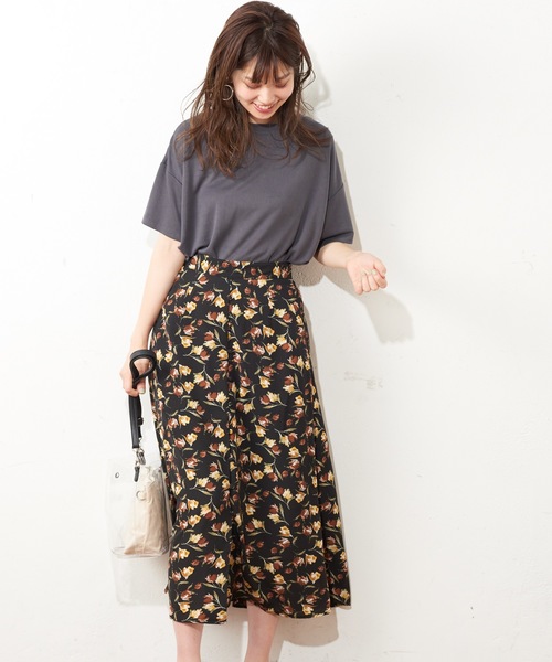 natural couture（ナチュラルクチュール）の「ボートネックモダールTシャツ（Tシャツ/カットソー・レディース・レッド/オフホワイト/ピンクベージュ/スミクロ・FREE）」の10枚目の写真