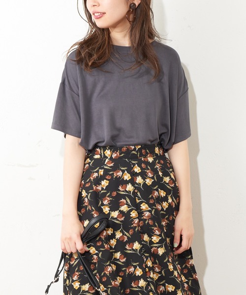 natural couture（ナチュラルクチュール）の「ボートネックモダールTシャツ（Tシャツ/カットソー・レディース・レッド/オフホワイト/ピンクベージュ/スミクロ・FREE）」の11枚目の写真