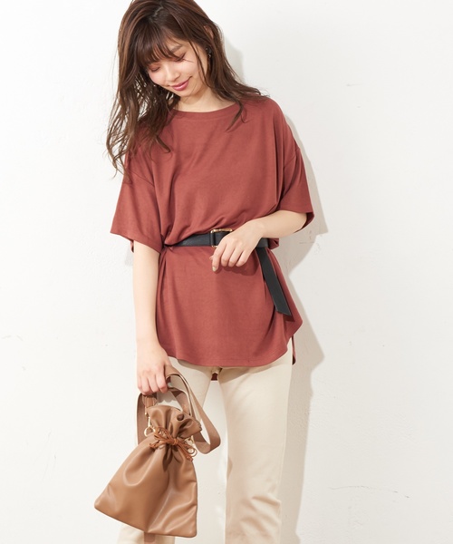 natural couture（ナチュラルクチュール）の「ボートネックモダールTシャツ（Tシャツ/カットソー・レディース・レッド/オフホワイト/ピンクベージュ/スミクロ・FREE）」の18枚目の写真