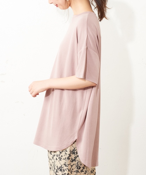 natural couture（ナチュラルクチュール）の「ボートネックモダールTシャツ（Tシャツ/カットソー・レディース・レッド/オフホワイト/ピンクベージュ/スミクロ・FREE）」の21枚目の写真