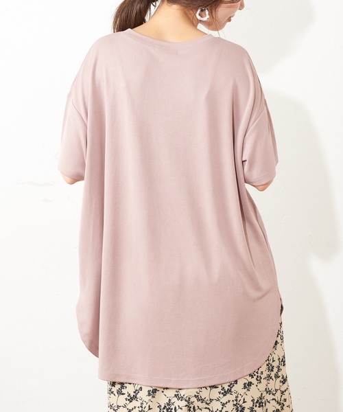 natural couture（ナチュラルクチュール）の「ボートネックモダールTシャツ（Tシャツ/カットソー・レディース・レッド/オフホワイト/ピンクベージュ/スミクロ・FREE）」の22枚目の写真