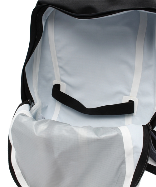 BEAMS（ビームス）の「ARC'TERYX /  ASTRI 19（バックパック/リュック・メンズ・ブラック・19ﾘｯﾀｰ）」の8枚目の写真