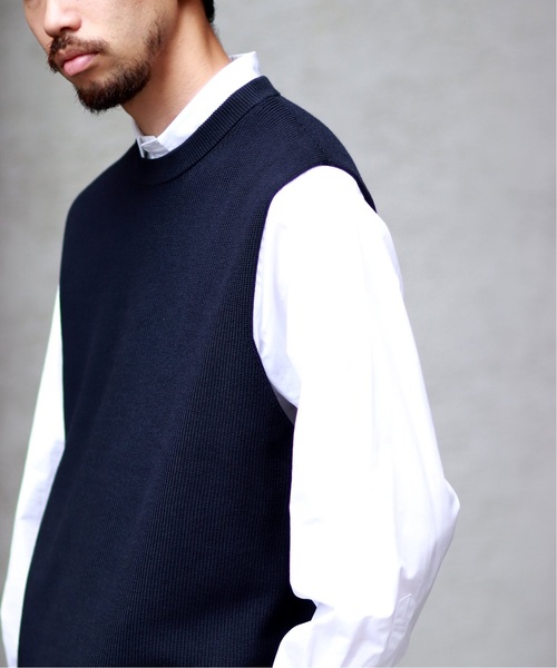EDIFICE(エディフィス)の「コットン×アクリル クルーネック ベスト(ベスト・メンズ・ベージュ/ネイビー・SMALL/MEDIUM/LARGE/FREE)」の16枚目の写真