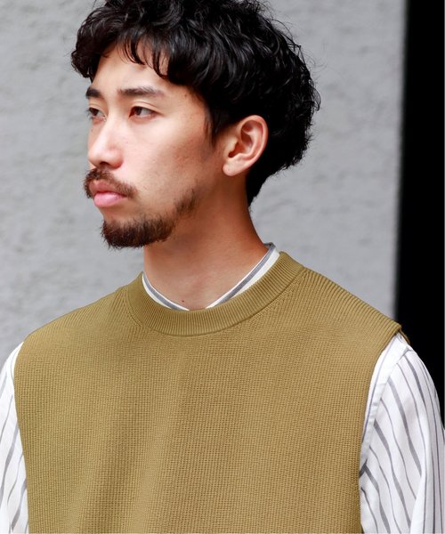 EDIFICE(エディフィス)の「コットン×アクリル クルーネック ベスト(ベスト・メンズ・ベージュ/ネイビー・SMALL/MEDIUM/LARGE/FREE)」の21枚目の写真