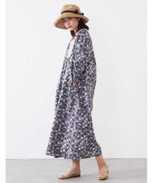 POU DOU DOU（プードゥドゥ）の「フラワープリント別地ヨークギャザーワンピース（ワンピース・レディース・ネイビー/ダークグレー・3）」の12枚目の写真