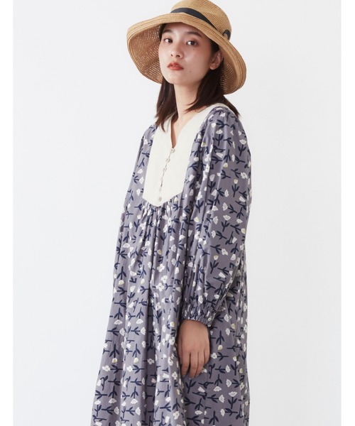 POU DOU DOU（プードゥドゥ）の「フラワープリント別地ヨークギャザーワンピース（ワンピース・レディース・ネイビー/ダークグレー・3）」の14枚目の写真