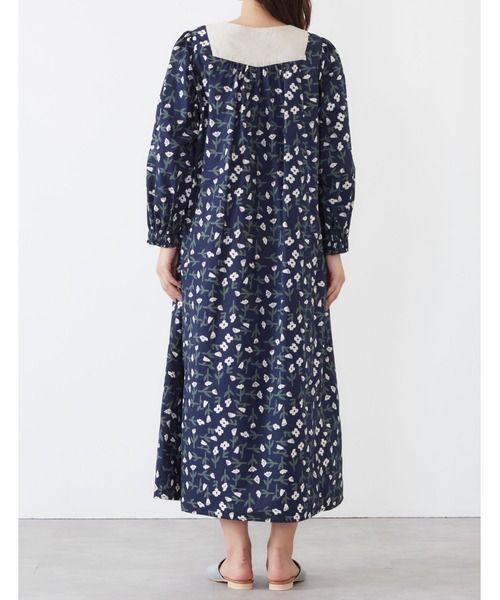 POU DOU DOU（プードゥドゥ）の「フラワープリント別地ヨークギャザーワンピース（ワンピース・レディース・ネイビー/ダークグレー・3）」の17枚目の写真