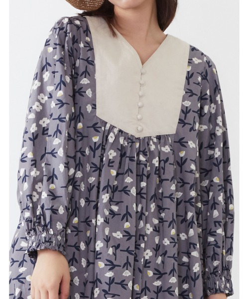 POU DOU DOU（プードゥドゥ）の「フラワープリント別地ヨークギャザーワンピース（ワンピース・レディース・ネイビー/ダークグレー・3）」の18枚目の写真
