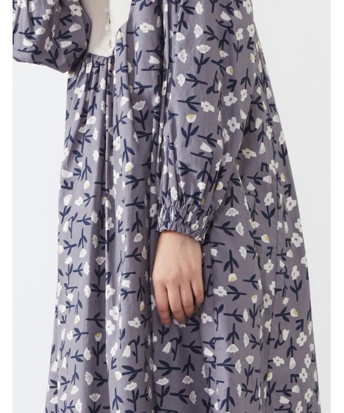 POU DOU DOU（プードゥドゥ）の「フラワープリント別地ヨークギャザーワンピース（ワンピース・レディース・ネイビー/ダークグレー・3）」の19枚目の写真
