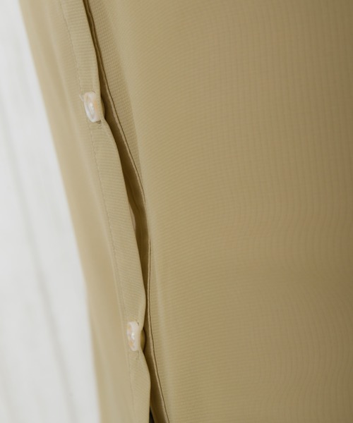 SpRay（スプレイ）の「バンドカラ－サイドスリットシャツ（シャツ/ブラウス・レディース・ホワイト/ブラック/ライトカーキ/グレイッシュベージュ・FREE）」の9枚目の写真