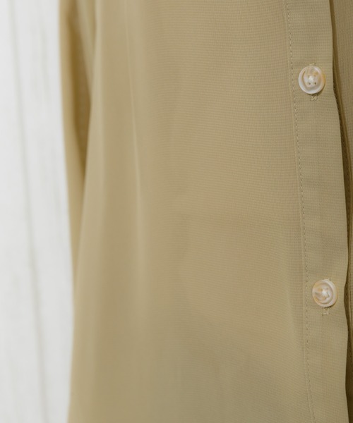 SpRay（スプレイ）の「バンドカラ－サイドスリットシャツ（シャツ/ブラウス・レディース・ホワイト/ブラック/ライトカーキ/グレイッシュベージュ・FREE）」の10枚目の写真