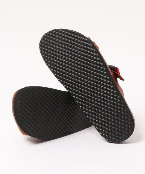 ADAM ET ROPE'（アダムエロペ）の「【hobo】 COW LEATHER SANDAL with FIDLOCK BUCKLE（サンダル・メンズ・ブラック/ダークブラウン・41/43/42）」の3枚目の写真
