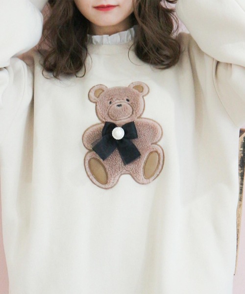 ROJITA(ロジータ)の「ブローチ付きクマトレーナー(スウェット・レディース・ブラック/ピンク/ベージュ・FREE)」の14枚目の写真